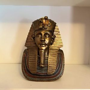 King Tut bust/statue